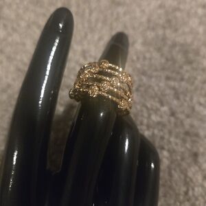 Elegant Gold Women's Ring